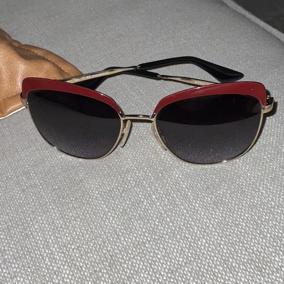 Prada sunglasses she’s - Picture 1 of 3